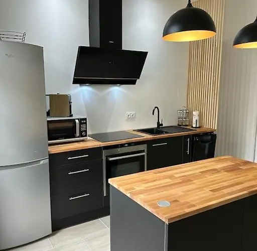 Au Cœur Des Caladons Appartement Lunel (Herault)
